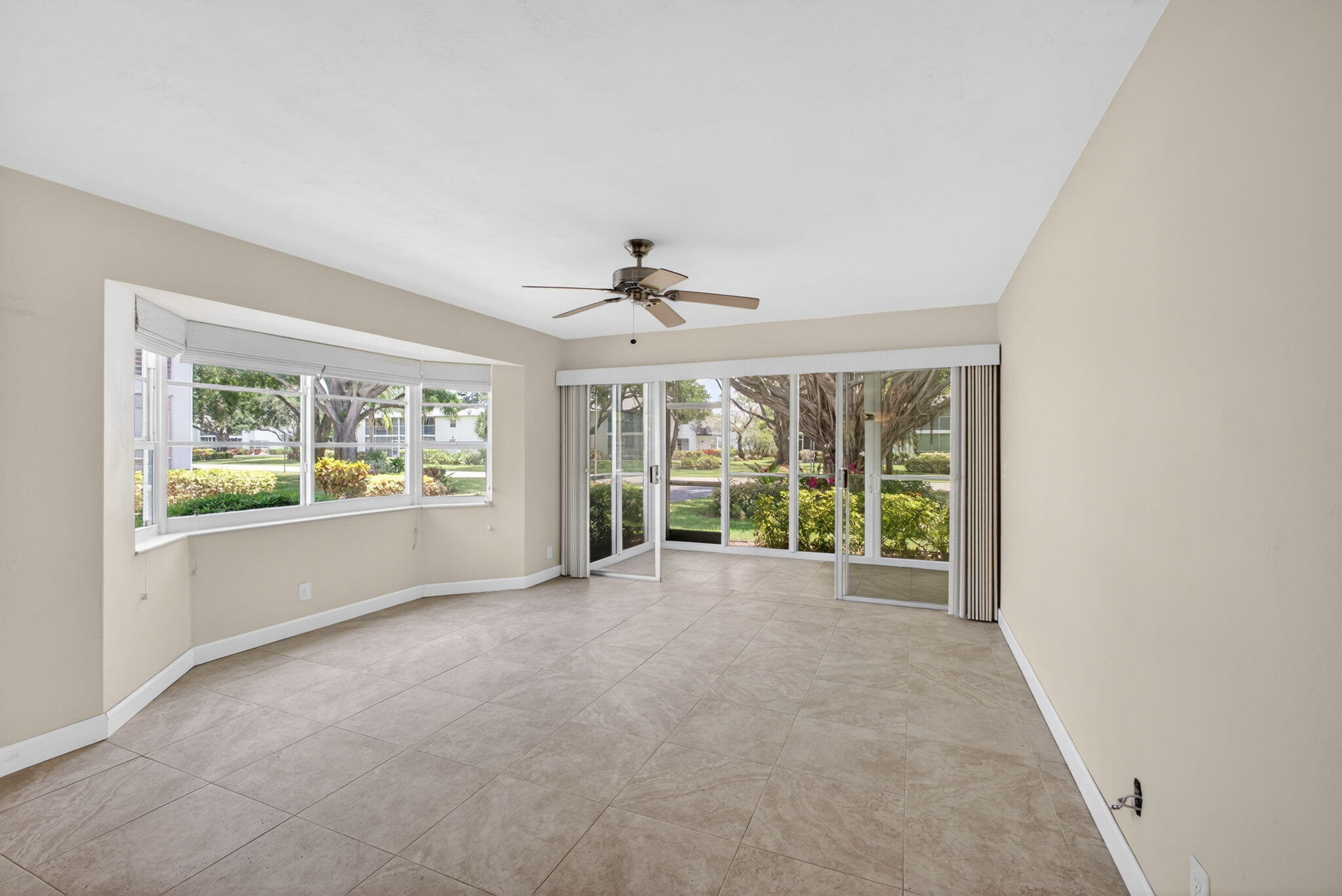 TEQUESTA GARDEN CONDO 7 - Residential