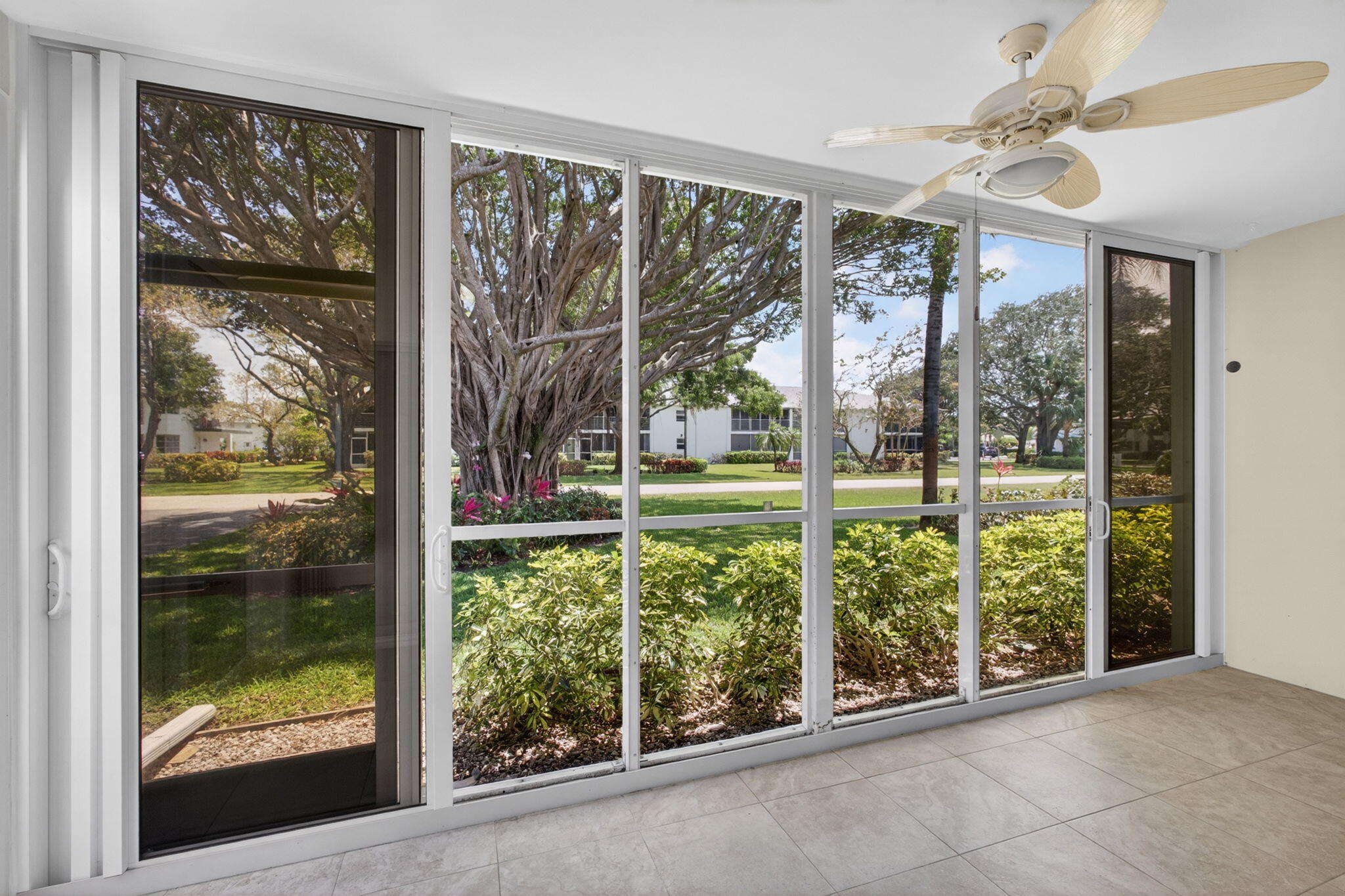 TEQUESTA GARDEN CONDO 7 - Residential