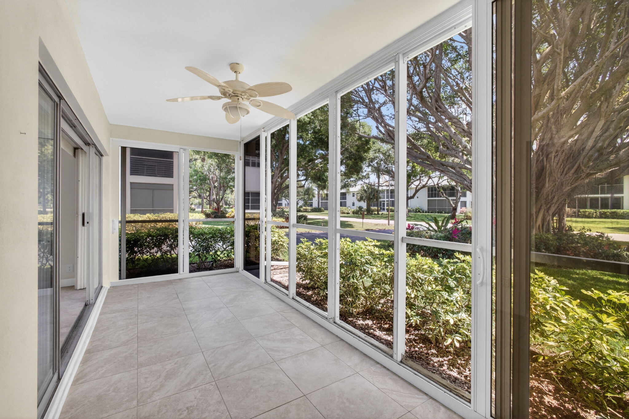 TEQUESTA GARDEN CONDO 7 - Residential
