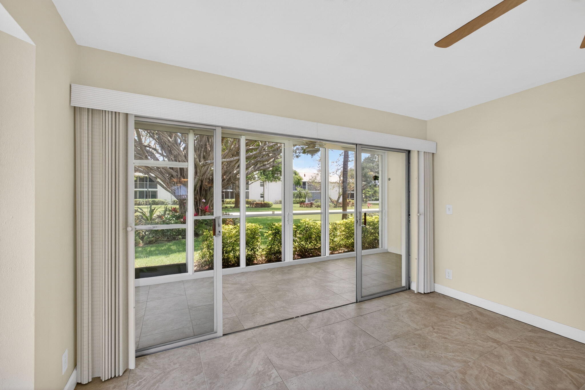 TEQUESTA GARDEN CONDO 7 - Residential