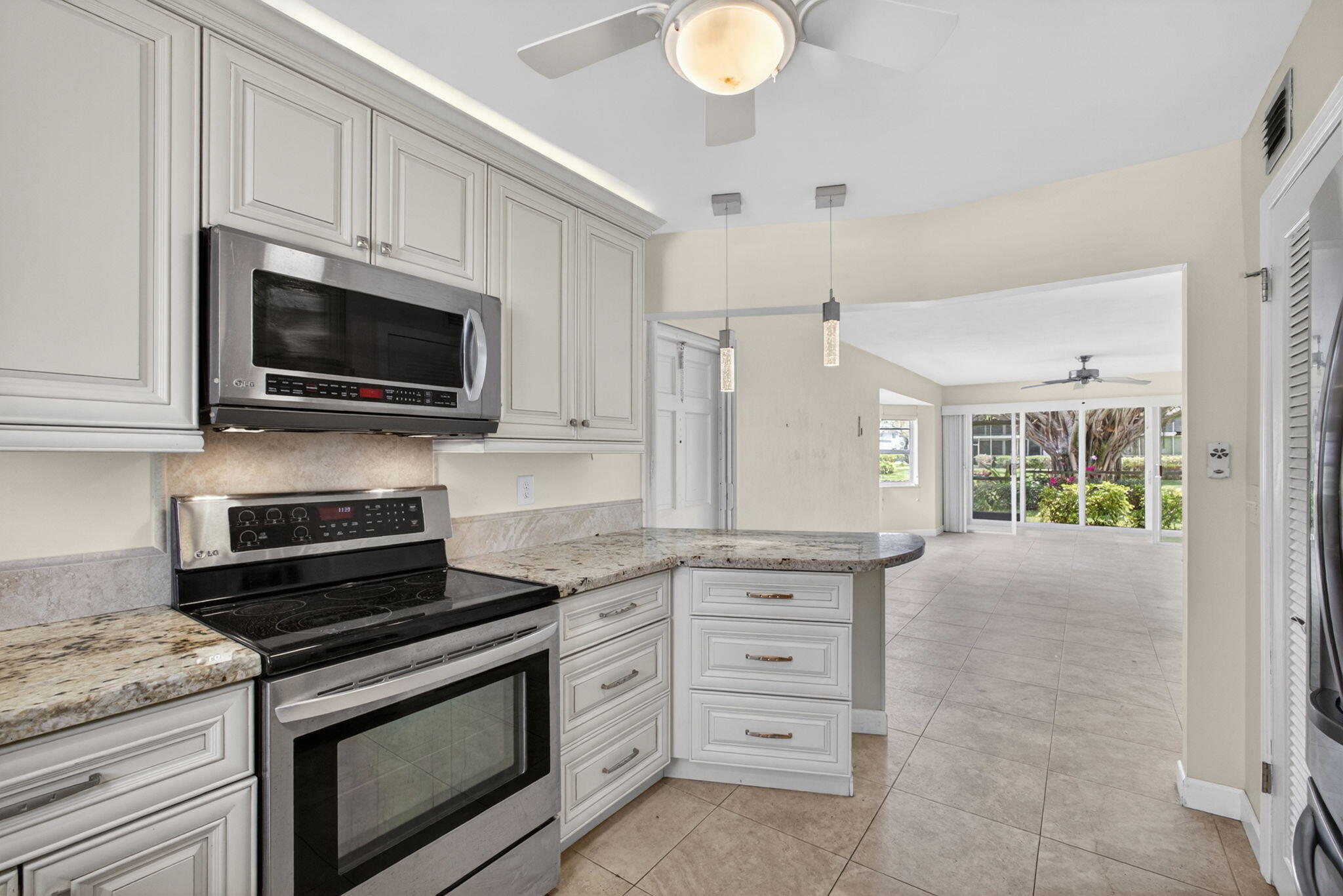 TEQUESTA GARDEN CONDO 7 - Residential
