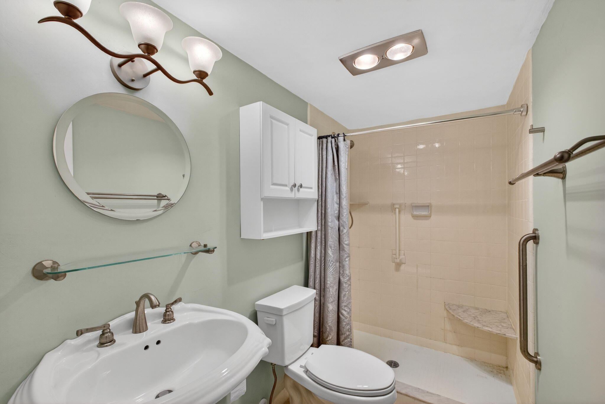 TEQUESTA GARDEN CONDO 7 - Residential