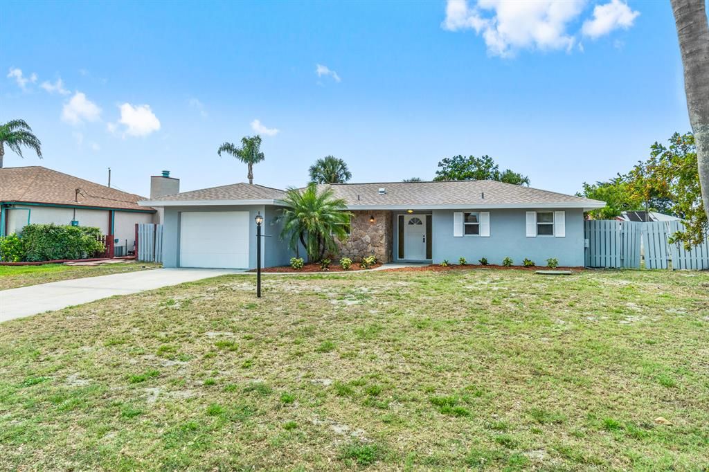 Photo of 1986 SE Doverbrook Street, Port Saint Lucie, FL 34983 (MLS # R10795731)