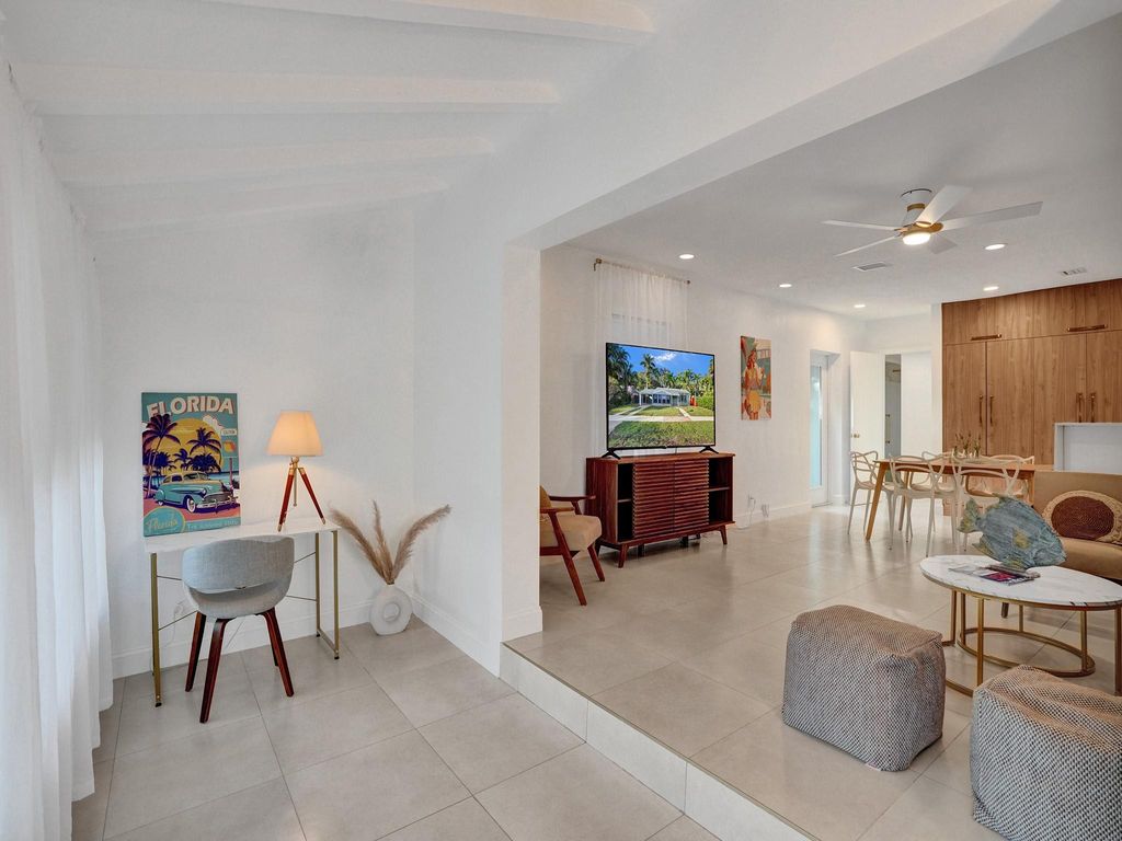 Photo of 917 SW 18th Court, Fort Lauderdale, FL 33315 (MLS # F10418696)