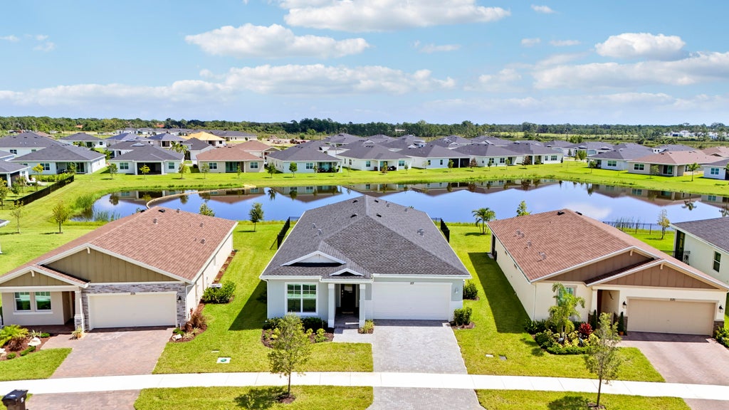 Photo of 1113 SE CROSSWOOD Way, Port Saint Lucie, FL 34984 (MLS # B26066790)