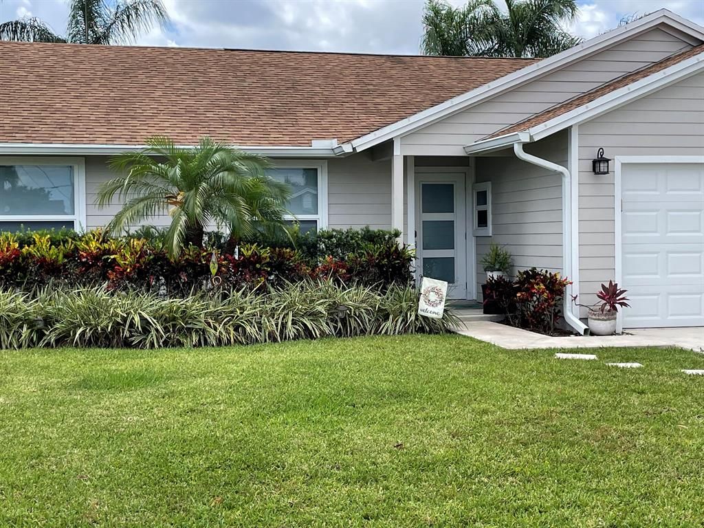 Photo of 6354 Dania Street, Jupiter, FL 33458 (MLS # R10795031)