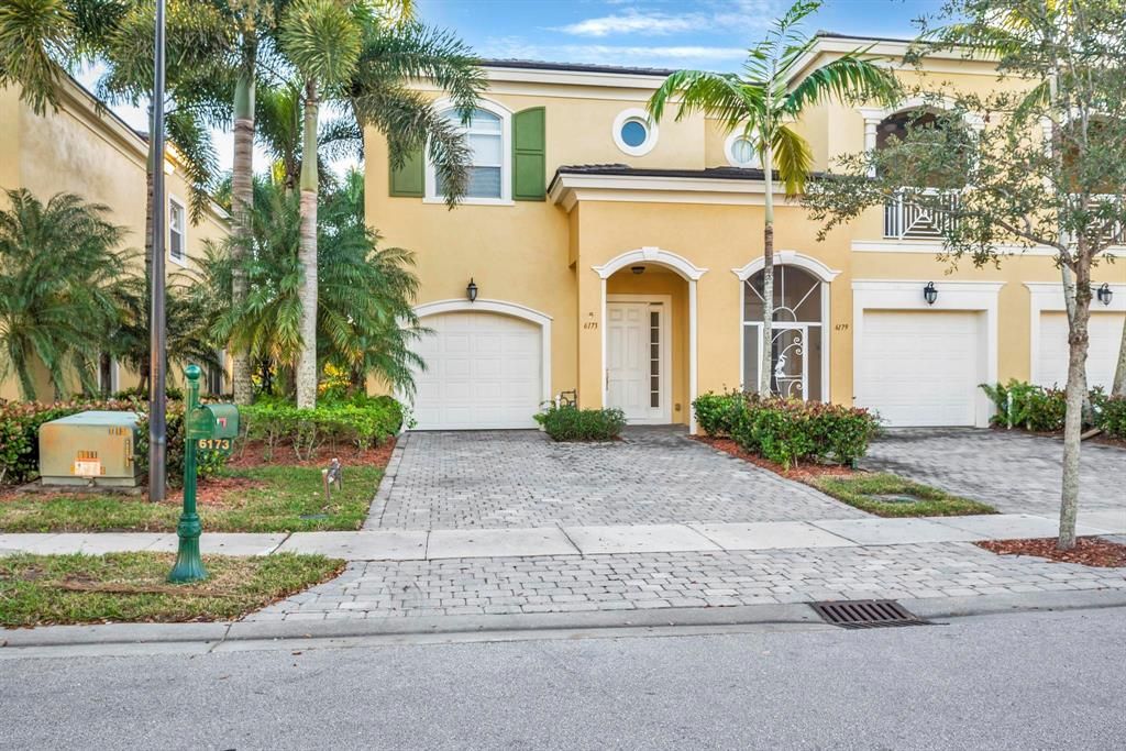 Photo of 6173 NW Helmsdale Way, Port St Lucie, FL 34983 (MLS # R10859701)