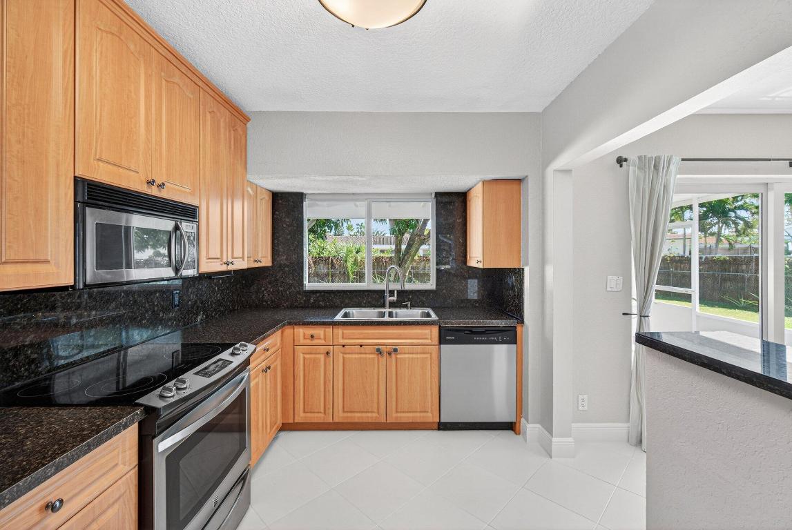 BOCA RATON SQUARE UNIT 13 - Residential
