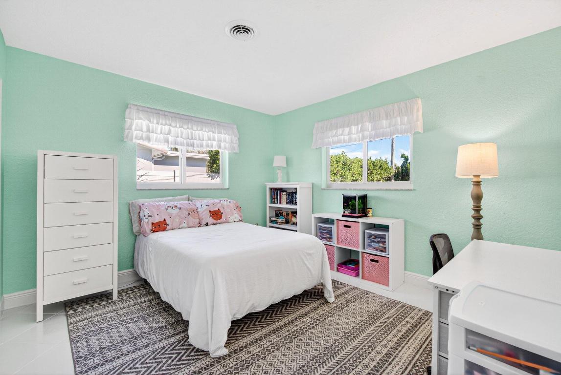 BOCA RATON SQUARE UNIT 13 - Residential