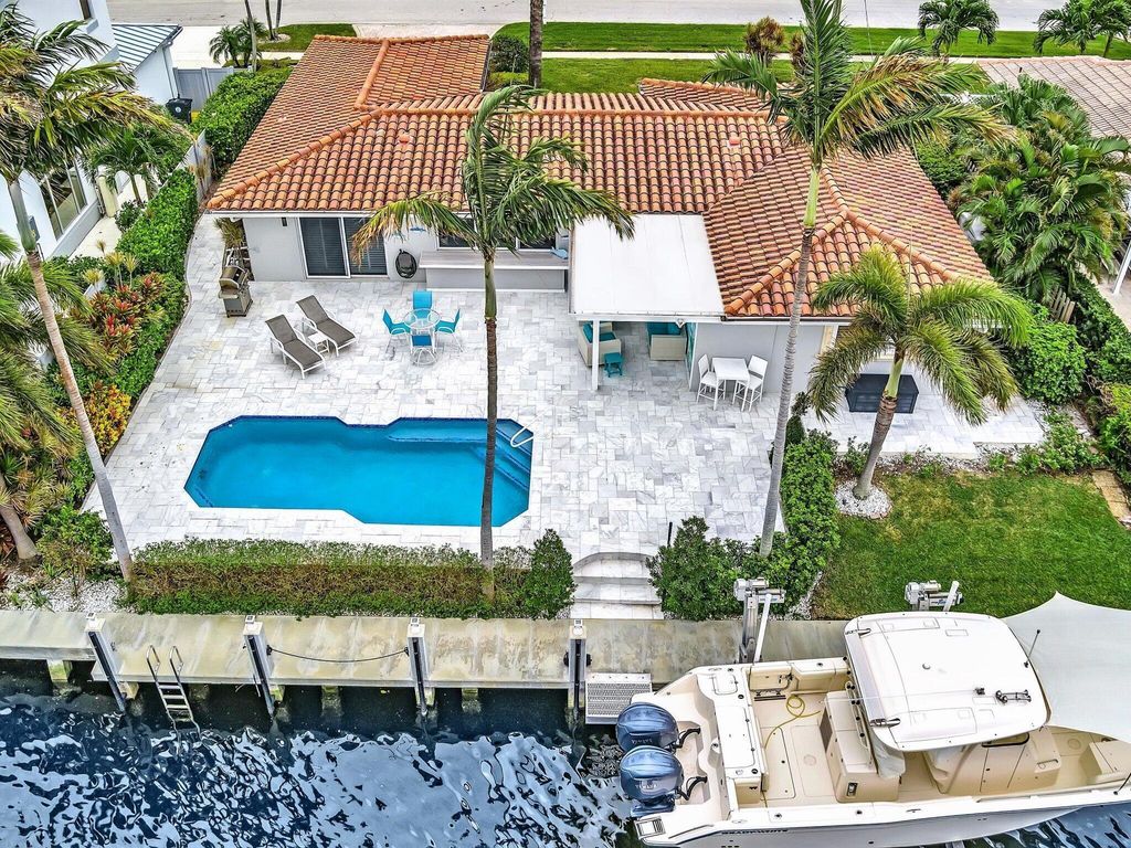 Photo of 829 Appleby Street, Boca Raton, FL 33487 (MLS # B26044005)