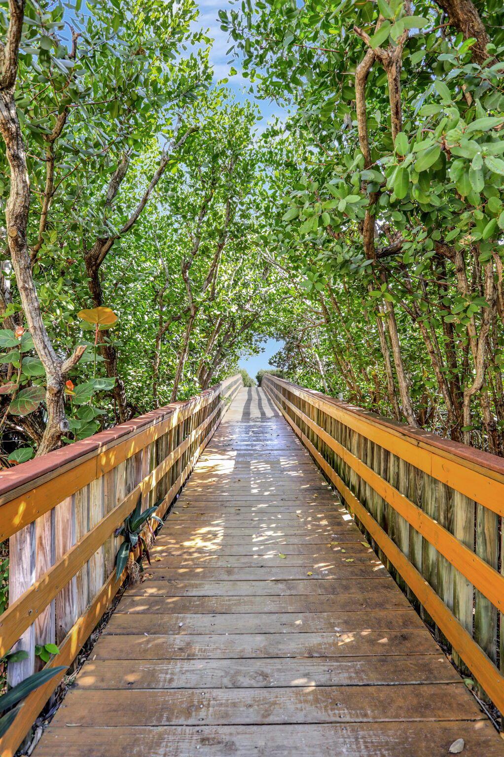 HILLSBORO SHORES SEC - Residential