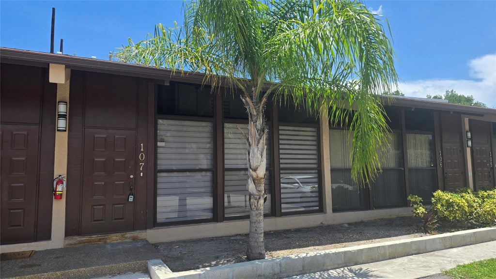 Photo of 2421 N 40TH Avenue #107, Hollywood, FL 33021 (MLS # B26070326)