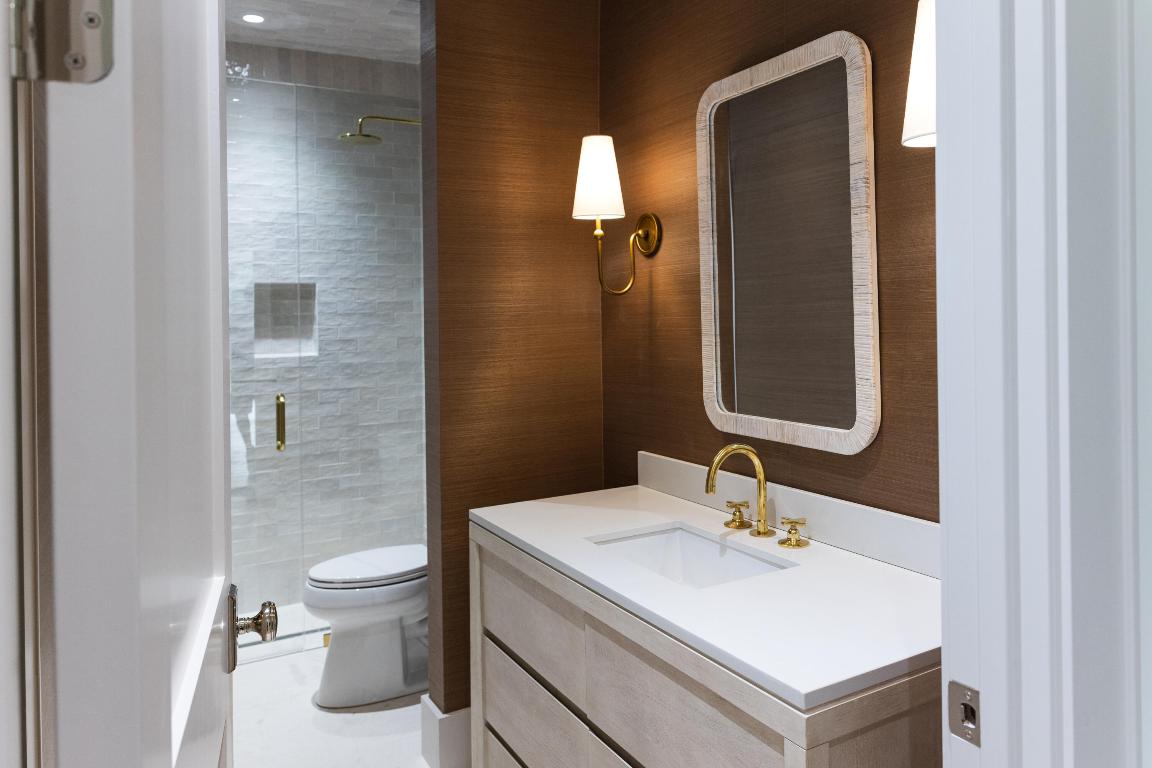 FIRST FAIRWAY COND II - Residential