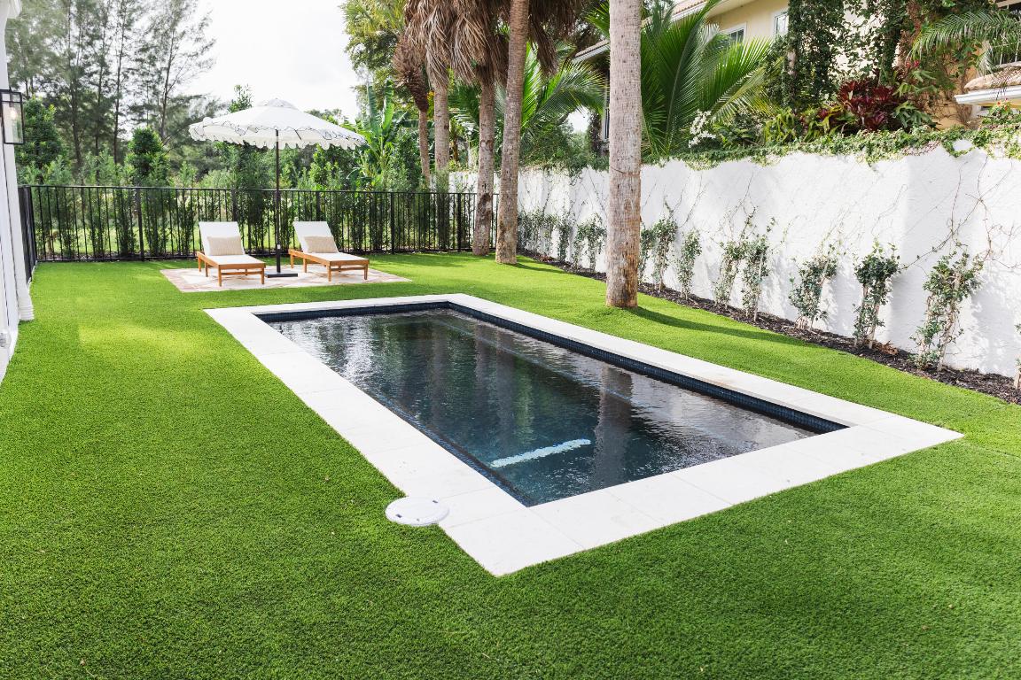 FIRST FAIRWAY COND II - Residential