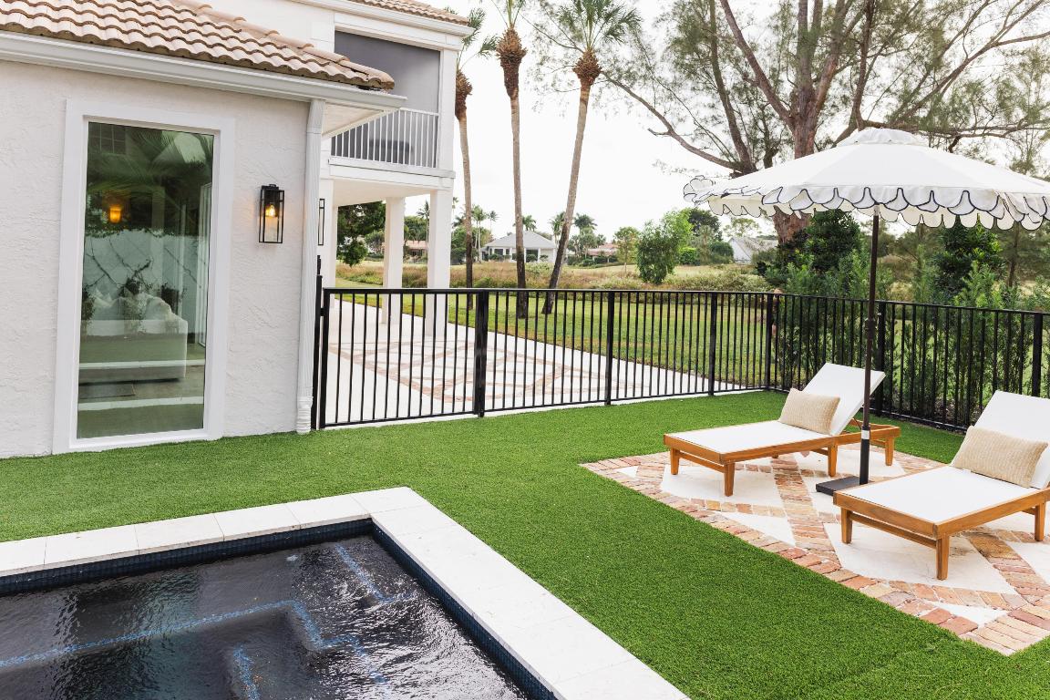 FIRST FAIRWAY COND II - Residential