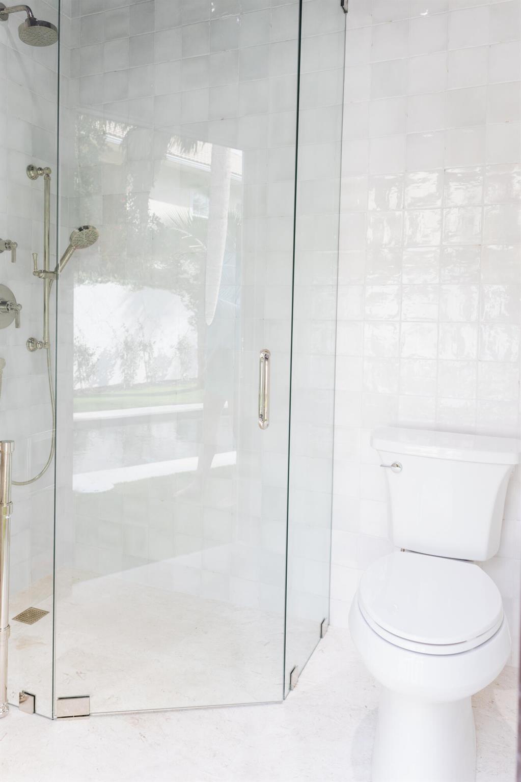 FIRST FAIRWAY COND II - Residential