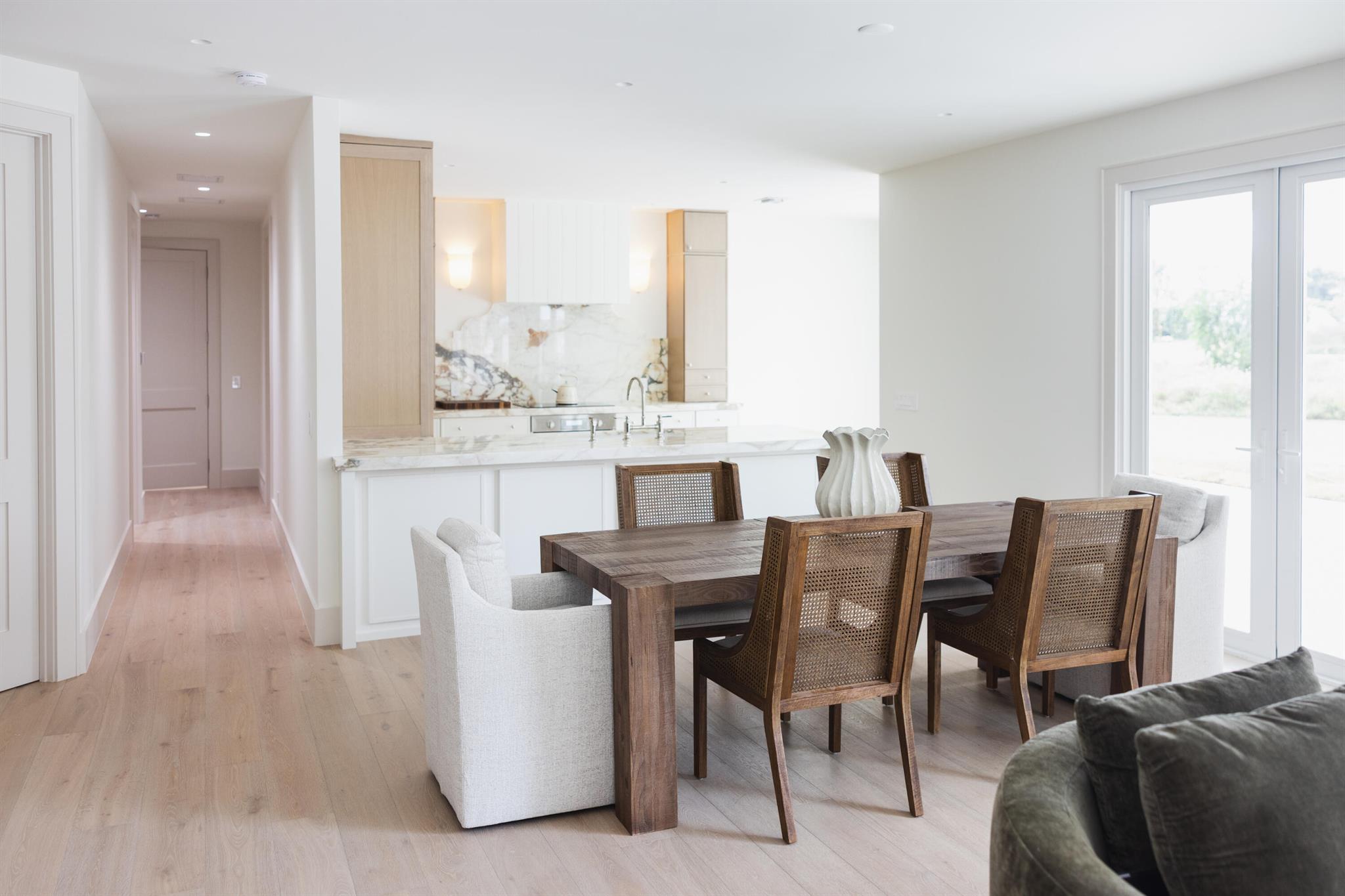 FIRST FAIRWAY COND II - Residential