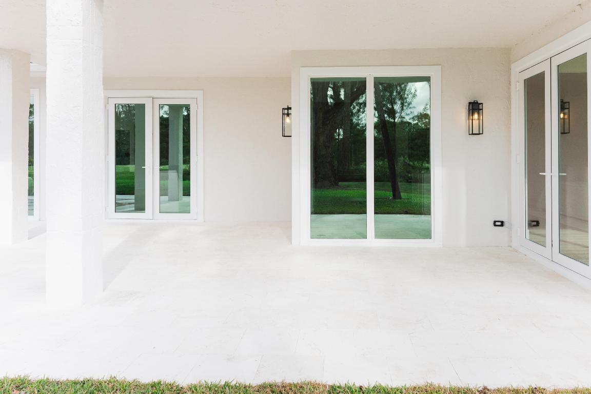 FIRST FAIRWAY COND II - Residential