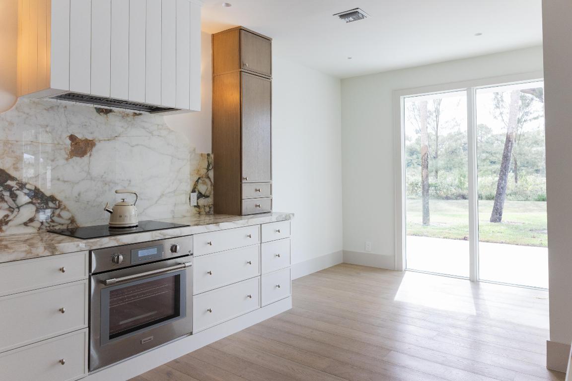 FIRST FAIRWAY COND II - Residential