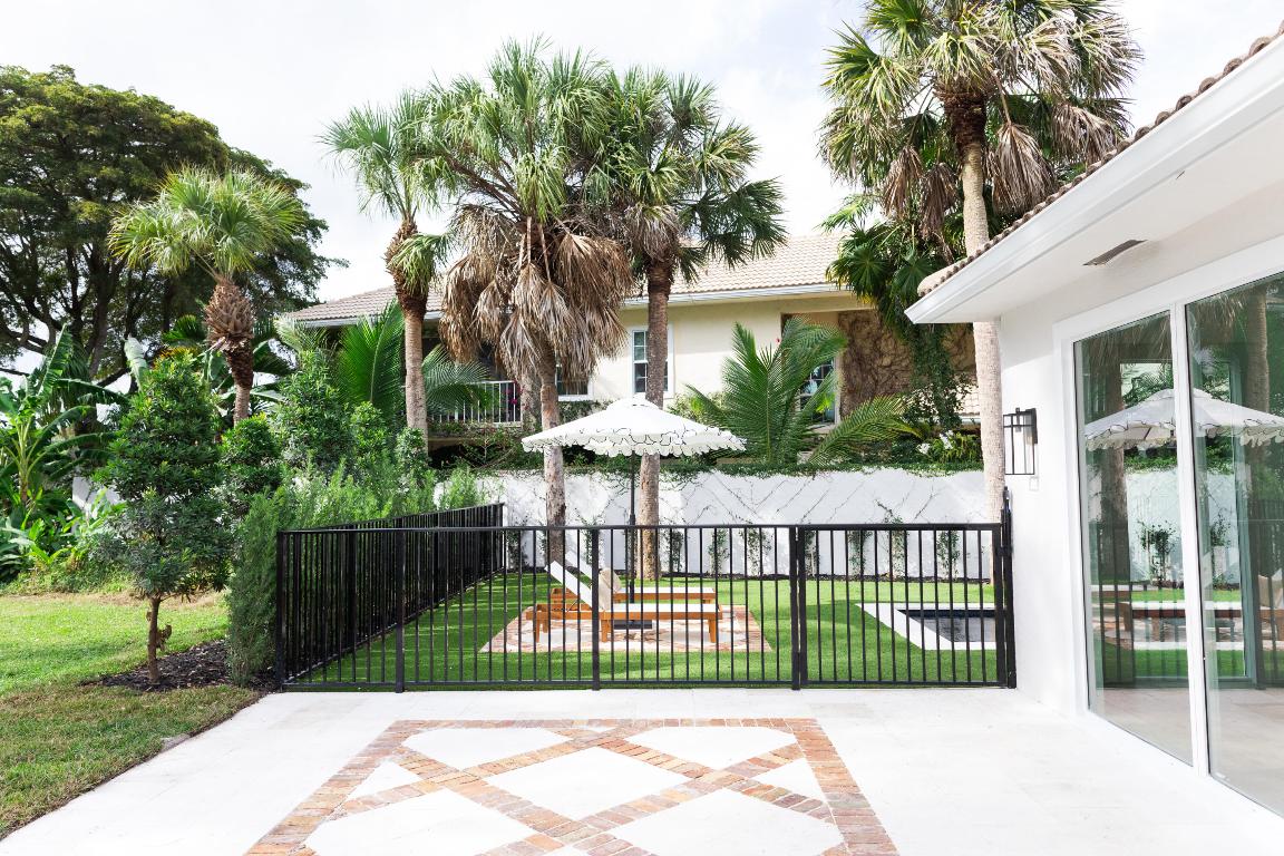 FIRST FAIRWAY COND II - Residential