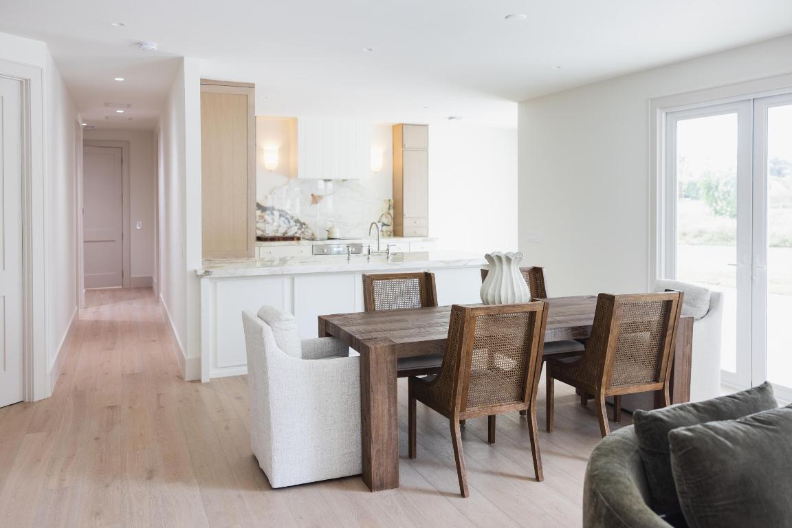 FIRST FAIRWAY COND II - Residential