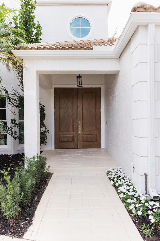 FIRST FAIRWAY COND II - Residential