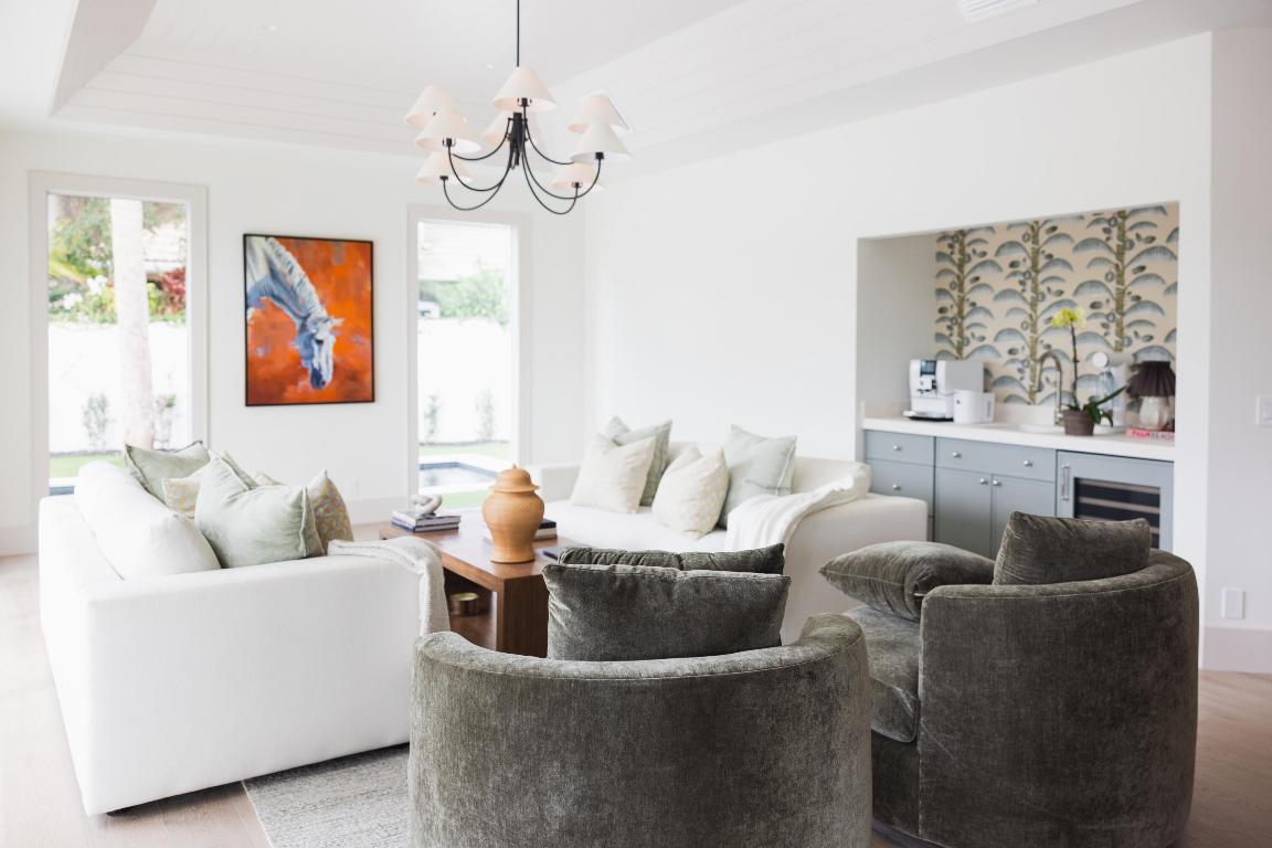 FIRST FAIRWAY COND II - Residential