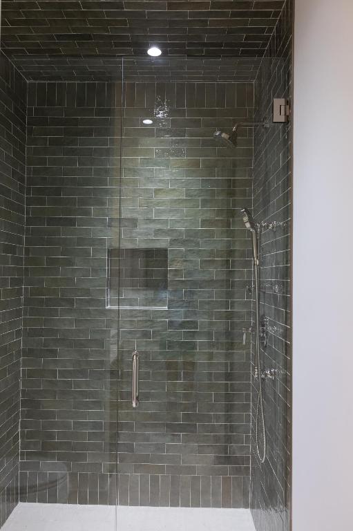 FIRST FAIRWAY COND II - Residential