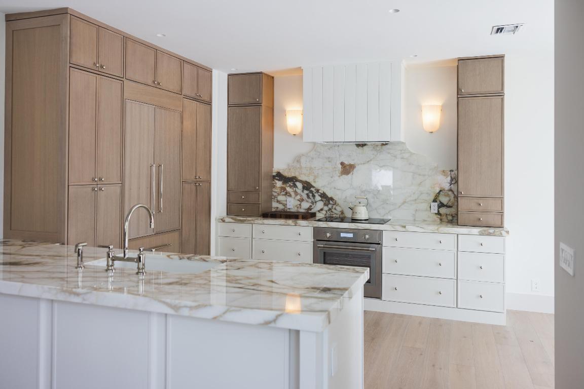 FIRST FAIRWAY COND II - Residential