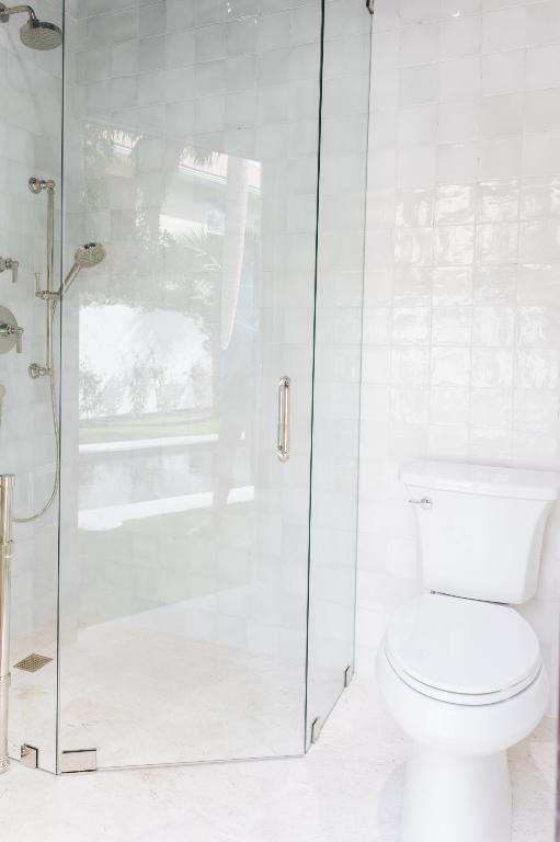 FIRST FAIRWAY COND II - Residential