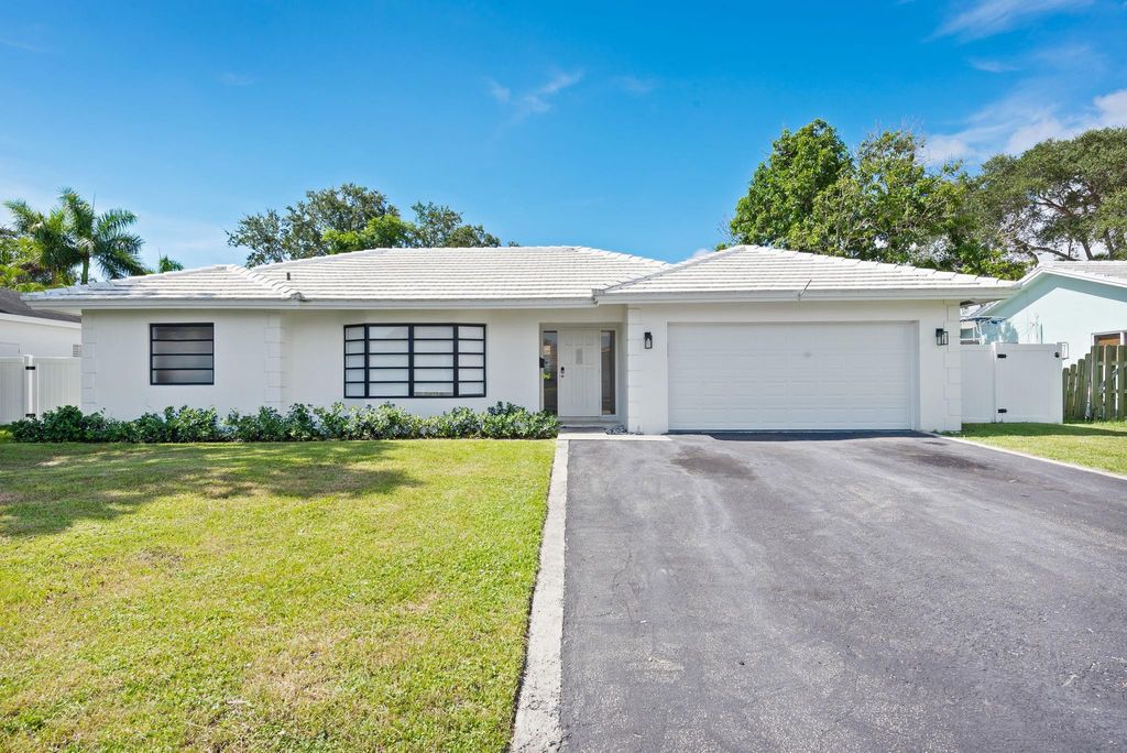 Photo of 1000 NW 4th Street, Boca Raton, FL 33486 (MLS # F10507413)