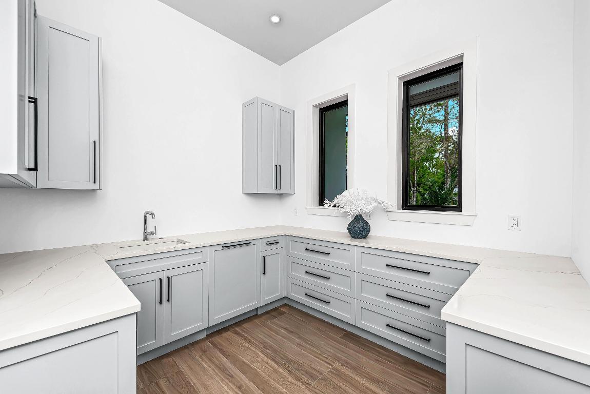 PENNOCK POINT - Residential