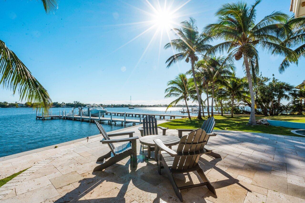 LAKESIDE POINT - Residential