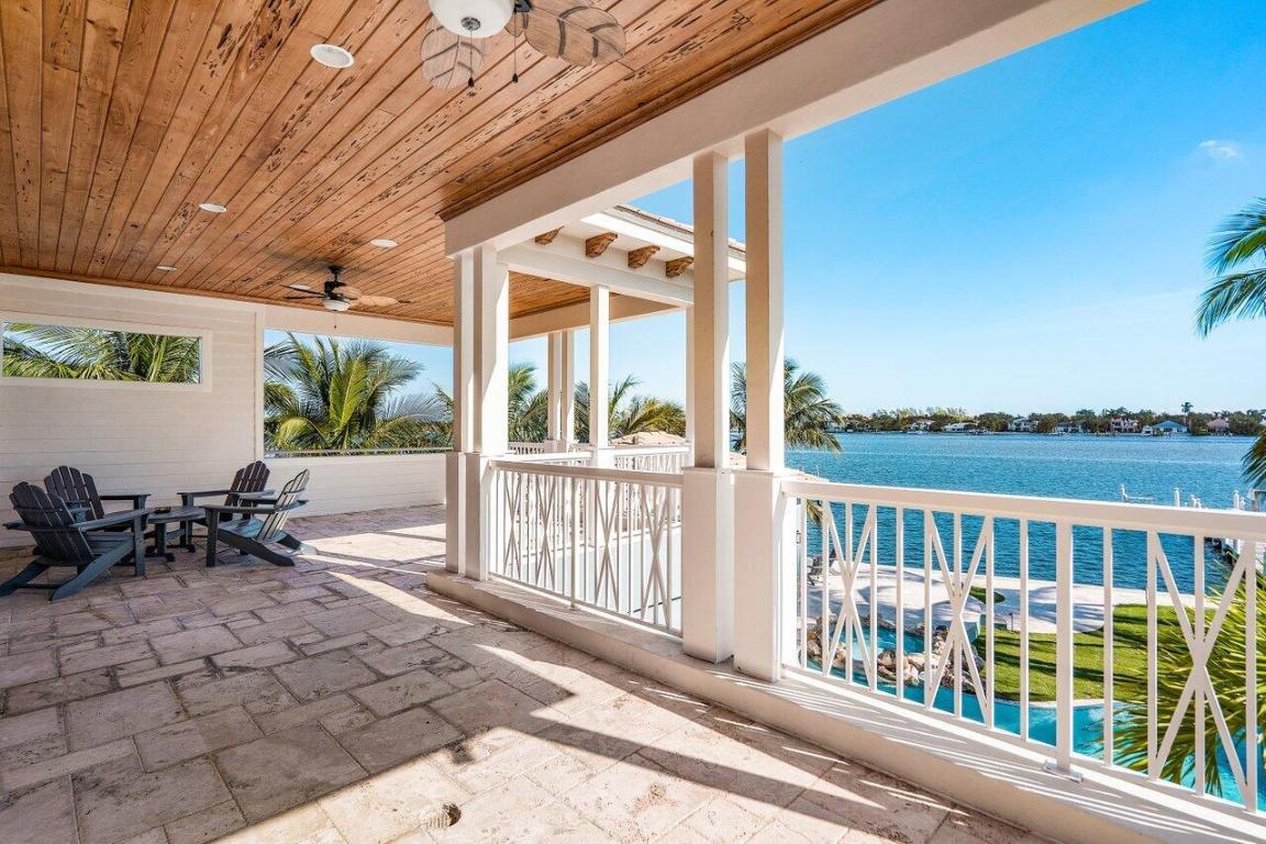 LAKESIDE POINT - Residential