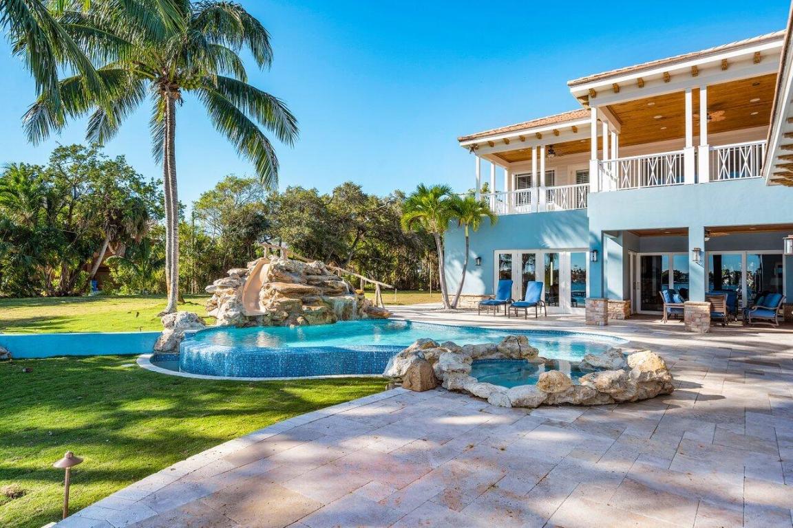 LAKESIDE POINT - Residential