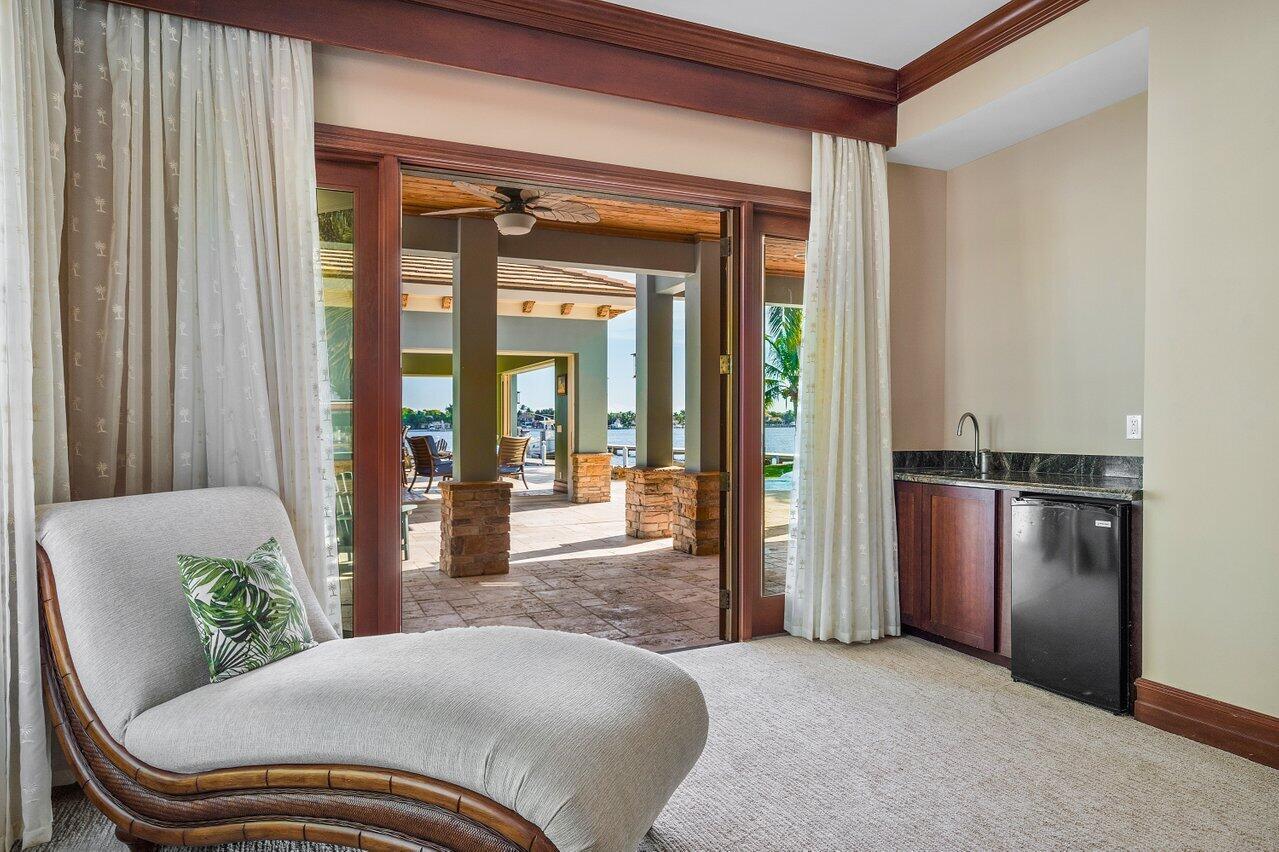 LAKESIDE POINT - Residential