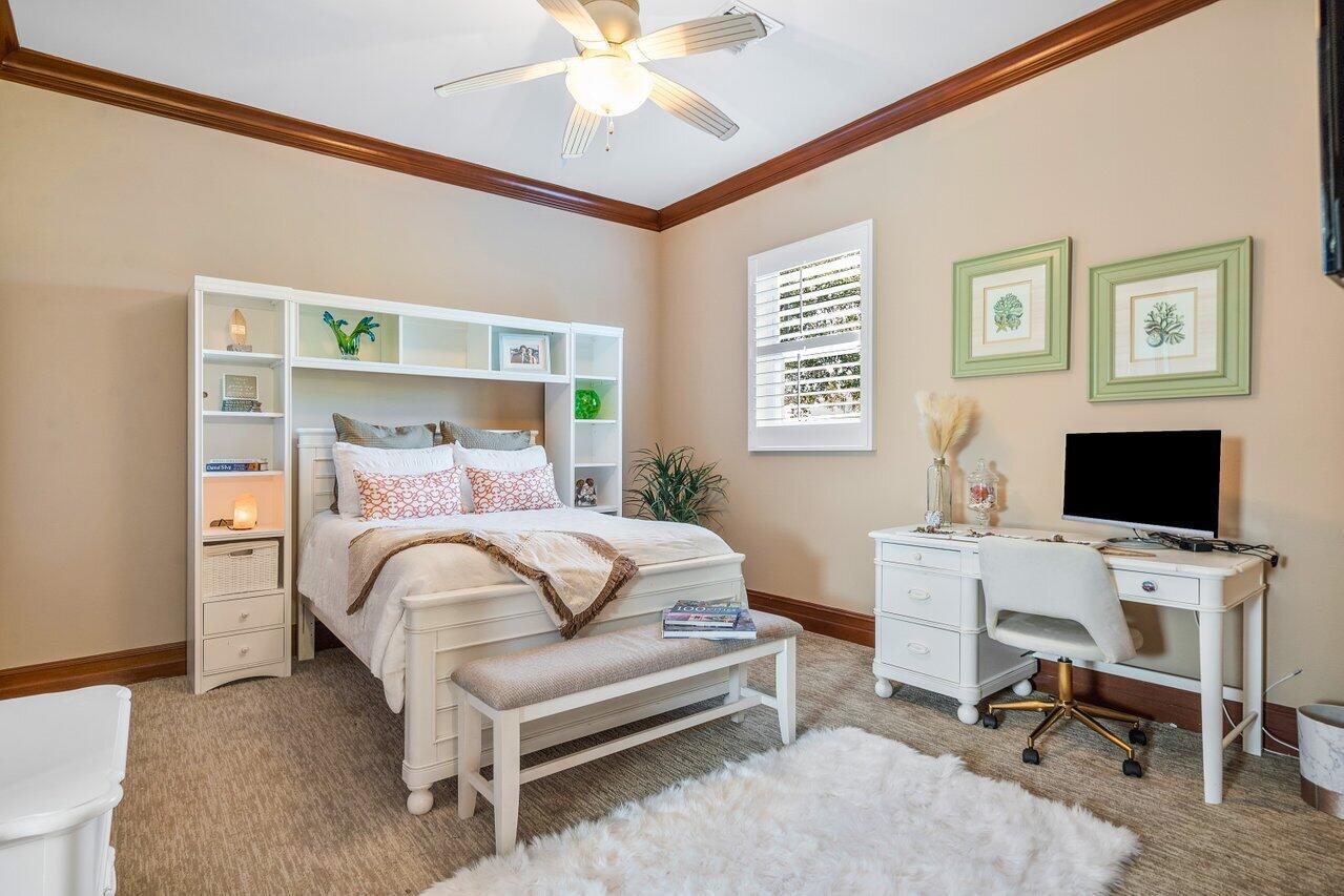 LAKESIDE POINT - Residential