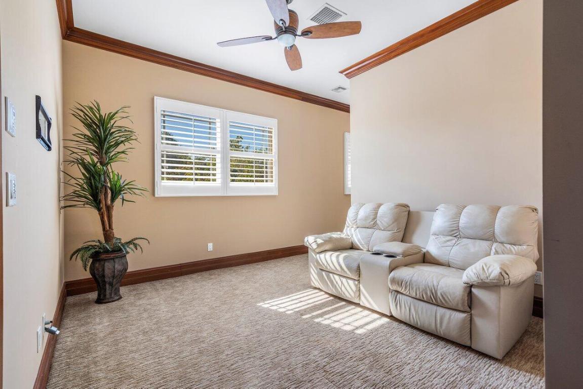 LAKESIDE POINT - Residential