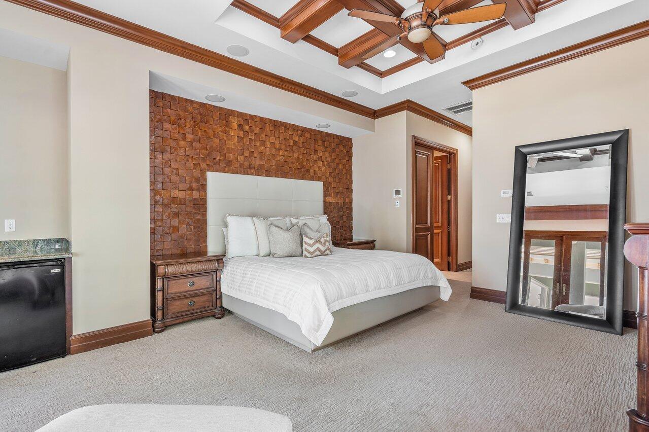 LAKESIDE POINT - Residential