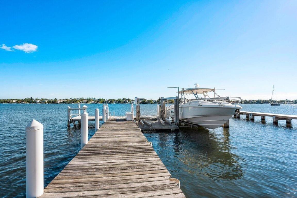 LAKESIDE POINT - Residential