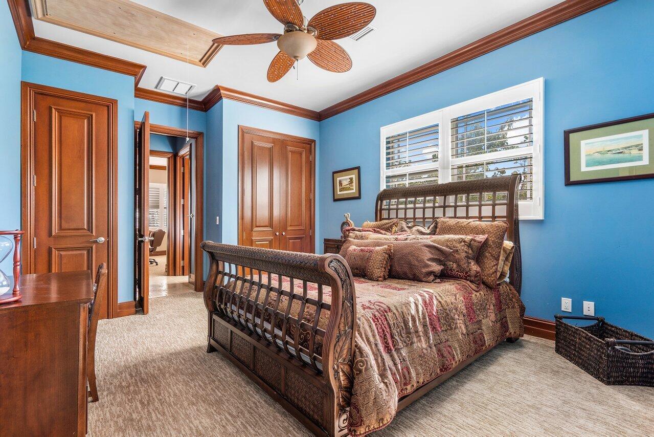 LAKESIDE POINT - Residential