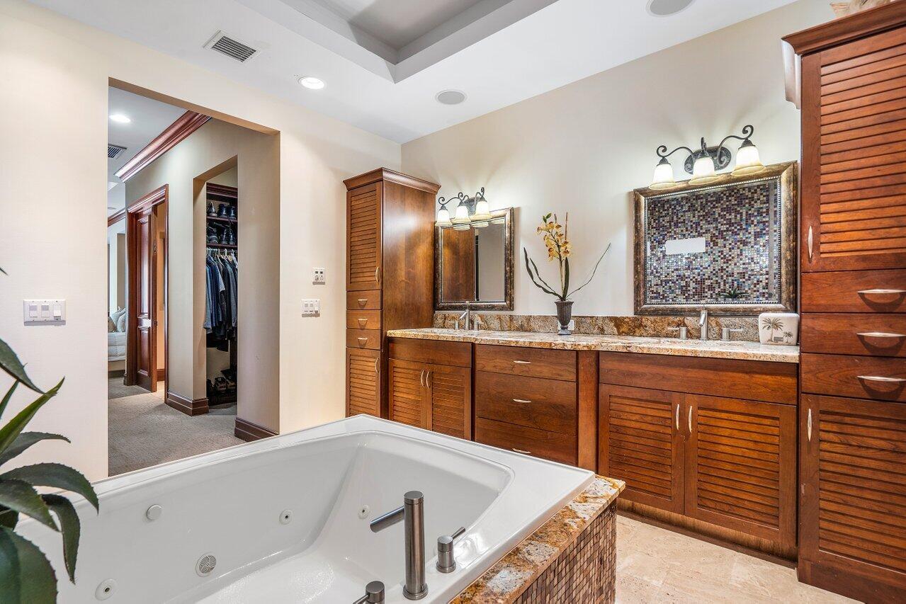 LAKESIDE POINT - Residential