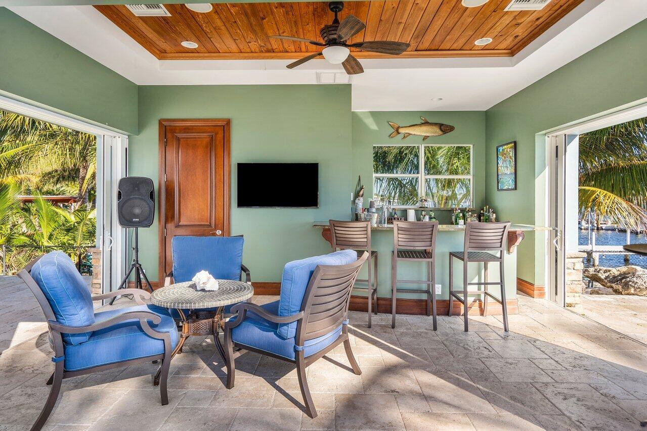 LAKESIDE POINT - Residential