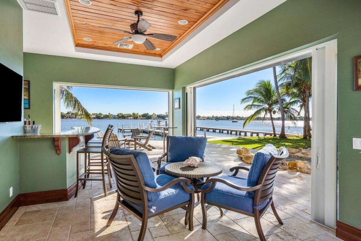 LAKESIDE POINT - Residential