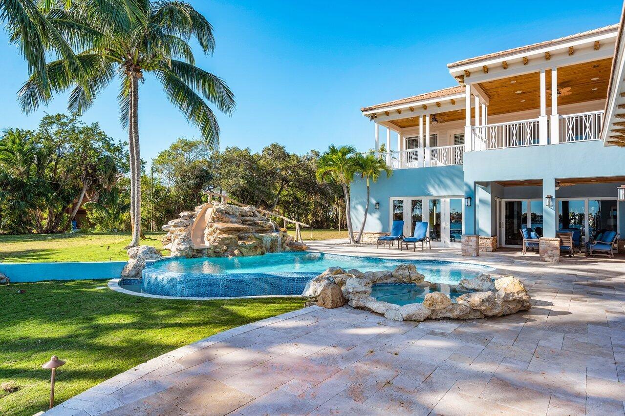 LAKESIDE POINT - Residential