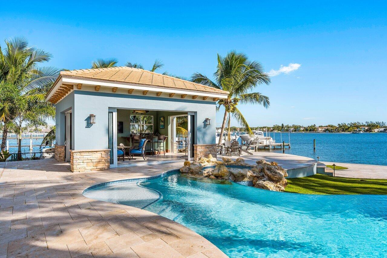 LAKESIDE POINT - Residential