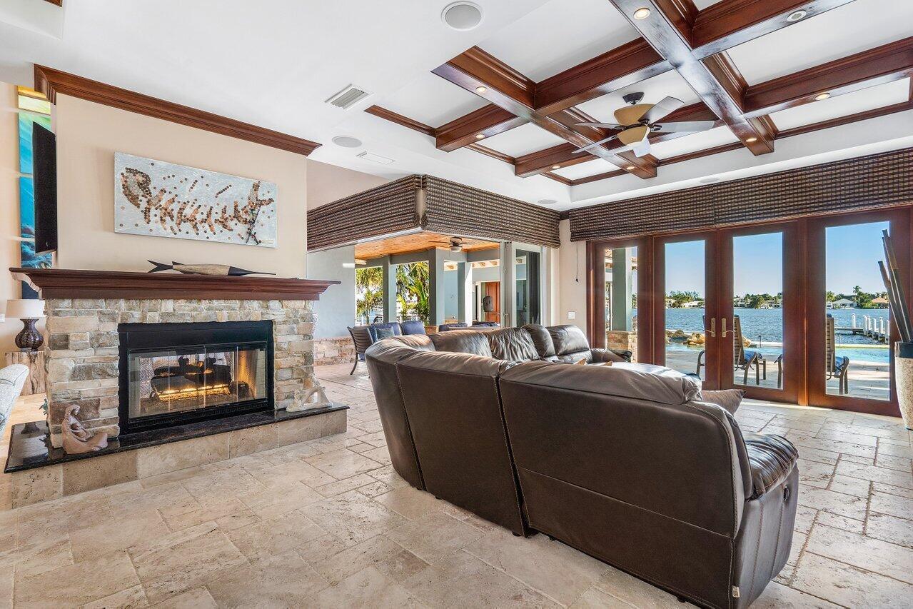 LAKESIDE POINT - Residential