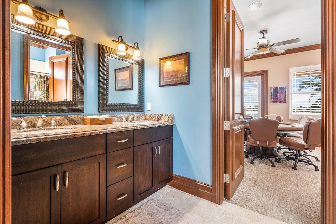 LAKESIDE POINT - Residential