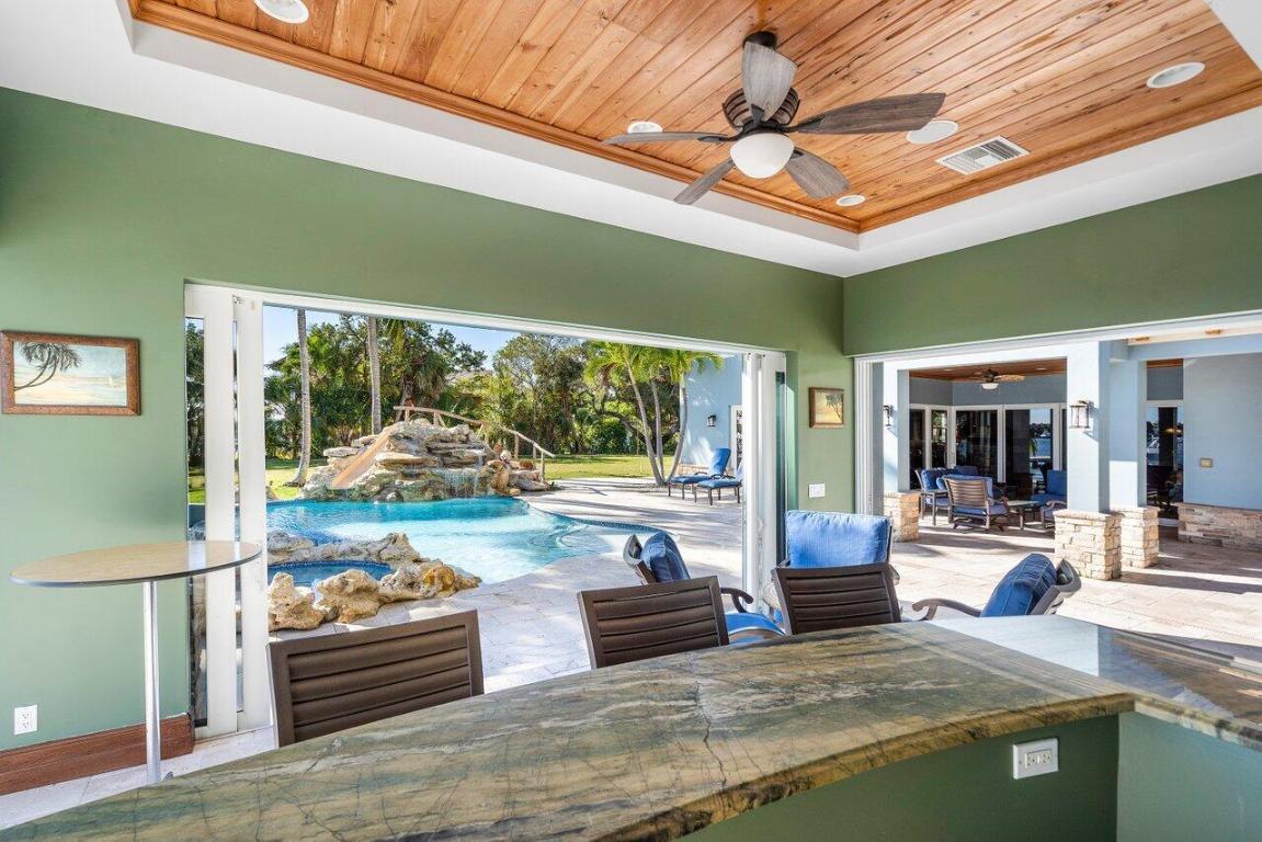 LAKESIDE POINT - Residential