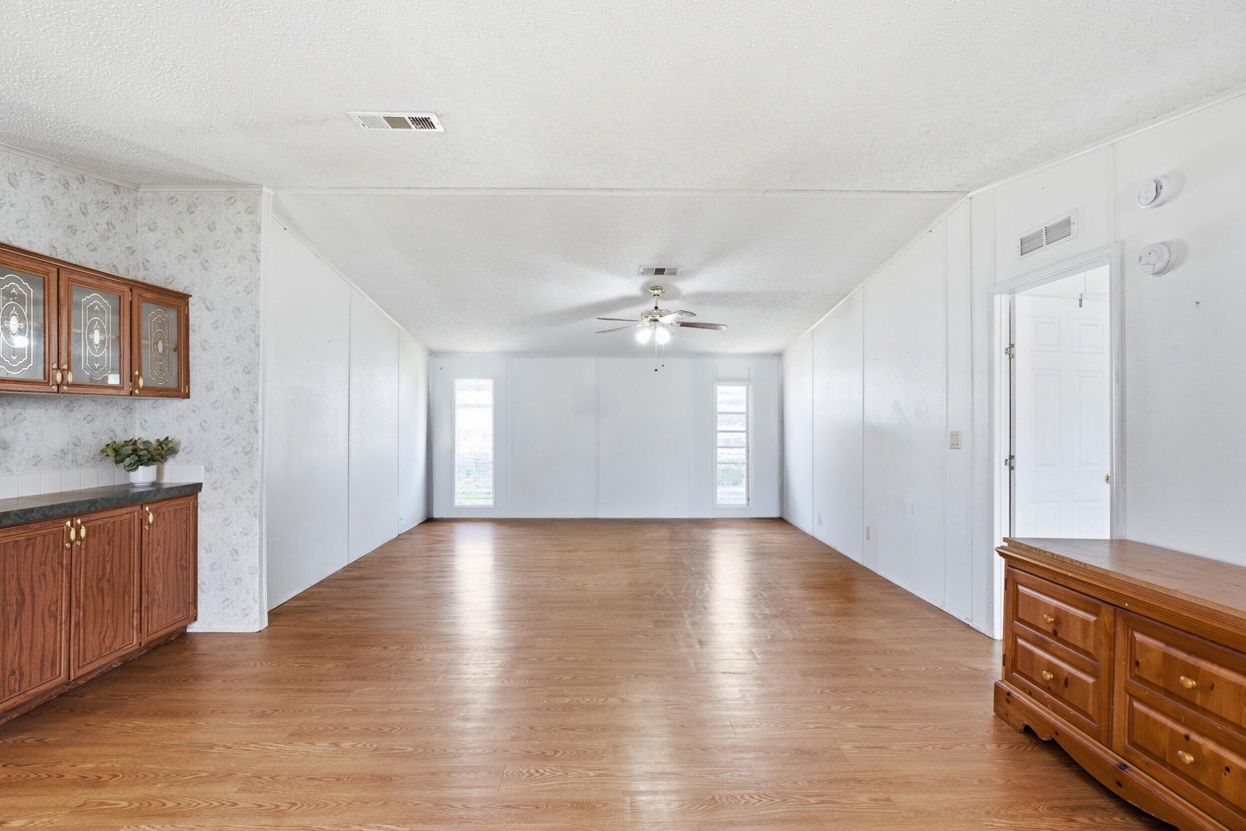 407 NE 9TH Avenue